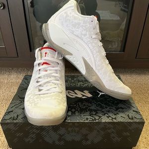 Jordan Zion 3 White/University Red